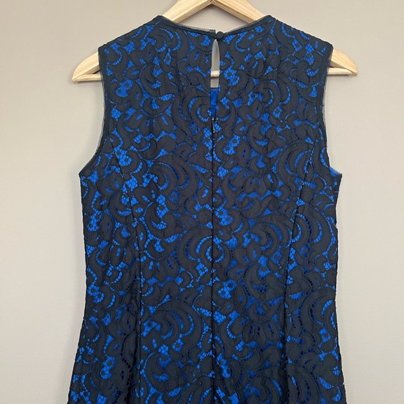 {MILLY} Sleeveless Lace Sheath Dress in Black & Blue - Womens 8